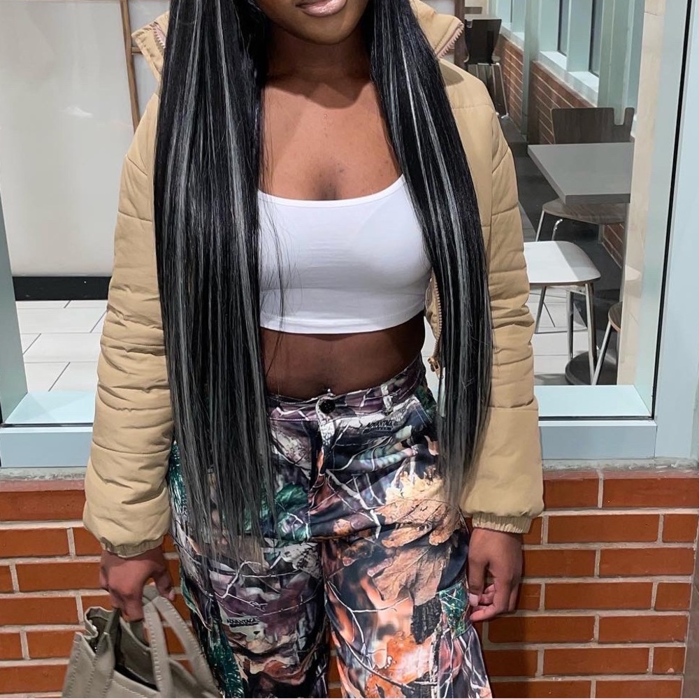 Beige crop puffer